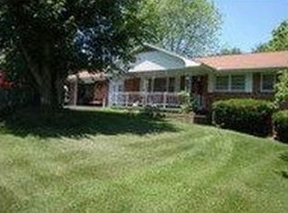 123 Wake Robin Trl, Lewisburg, WV 24901
