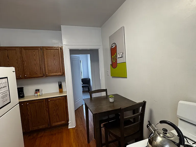 1915 W Larchmont Ave #2 — Photo 8
