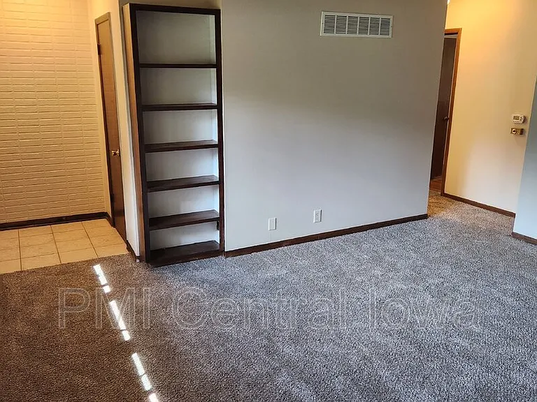 6615 Washington Ave — Photo 32