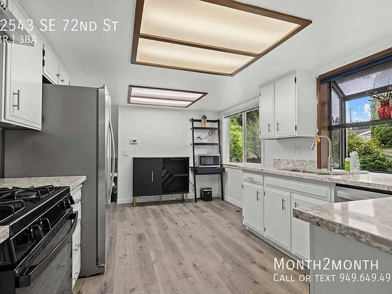 12543 SE 72nd St — Photo 12