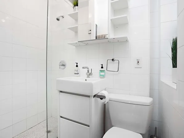 218 East 82nd Street image 9 of 9