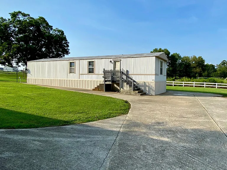 972 Benson Hardee Rd — Photo 1