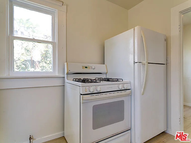 2025 Corinth Ave — Photo 6