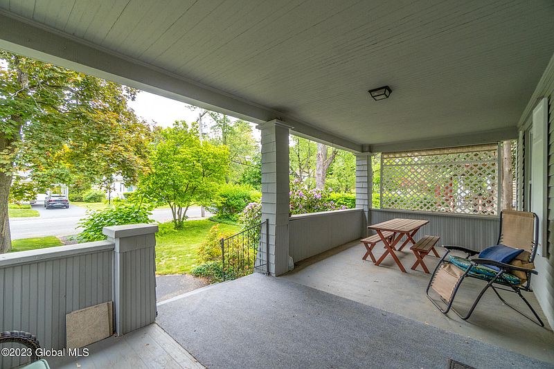 3rd image of 7 Glendale Avenue