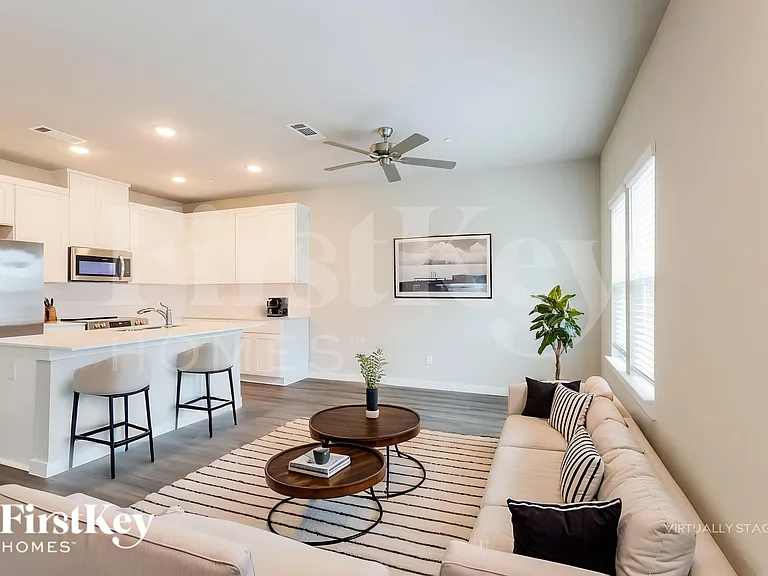 18334 W Centro Cir — Photo 6