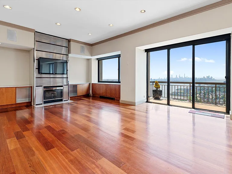 200 Old Palisade Rd #Penthouse 4/5 — Photo 7