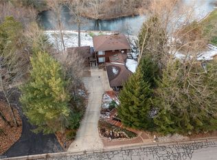1368 Mockingbird Dr, Kent, OH 44240