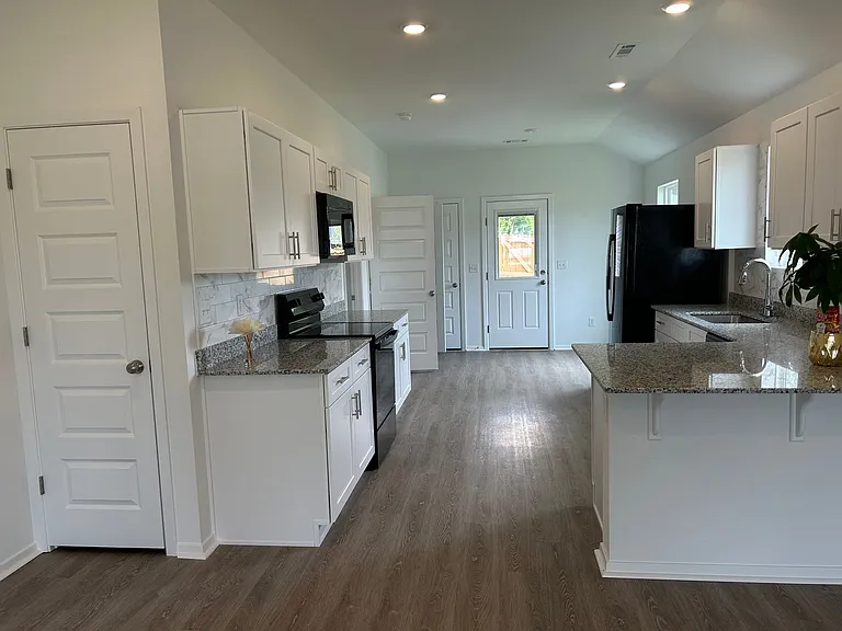 2674 S Ouachita Dr — Photo 3