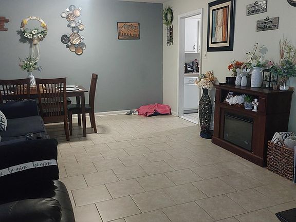 4th image of 2319 Lynn Ave
