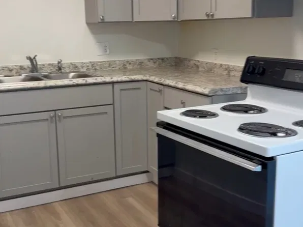 313 W I St APT A, Belleville, IL 62226