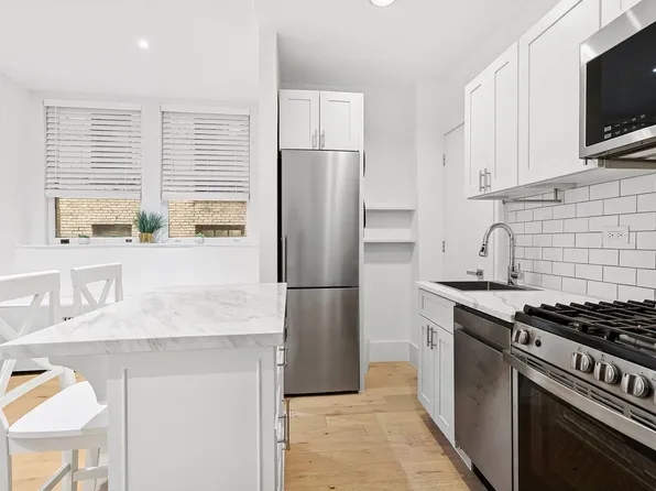 3 East 85th Street image 1 of 8