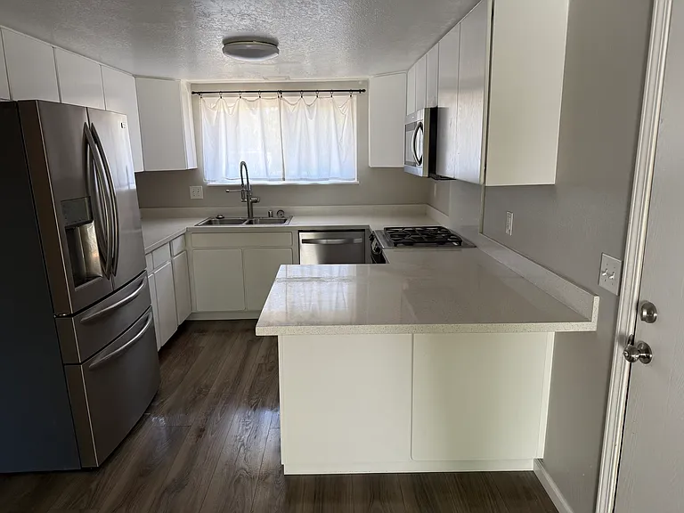 919 Lodi St — Photo 6