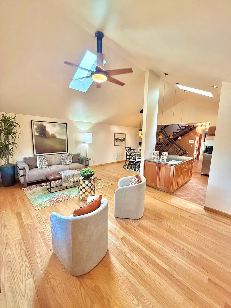 Spacious 4-Bedroom, 3-Bath Madrona Home — Photo 4