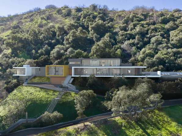 12340 Viewcrest Rd, Studio City, CA 91604