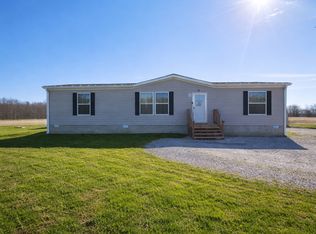 9196 N Riddle Ln, Ashley, IL 62808
