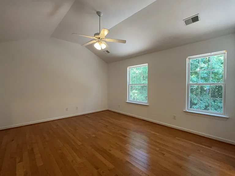 1544 Oxborough Cir — Photo 17