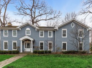 305 E Prospect Ave, Lake Bluff, IL 60044