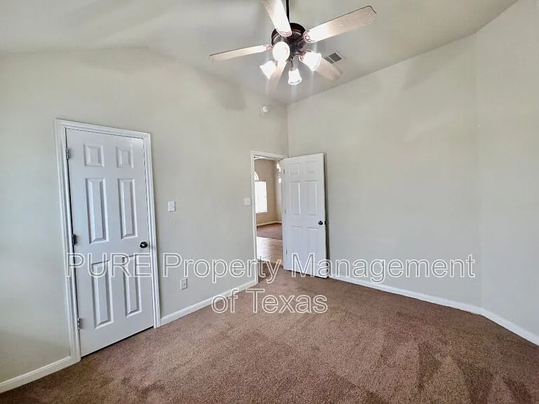 1104 Kensington Castle Trl — Photo 16