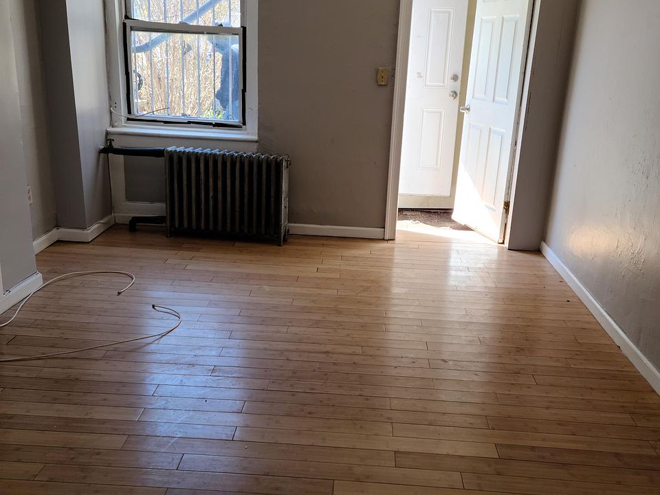 2nd image of 184 Claremont Ave #G1