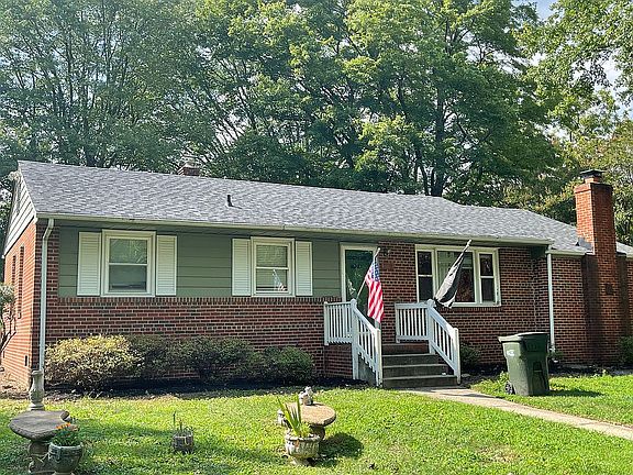 2nd image of 3828 Woodmere Dr