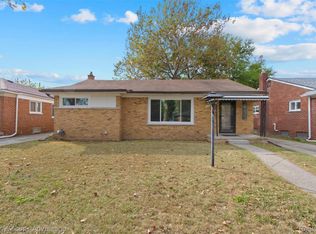 21701 Parklawn St, Oak Park, MI 48237