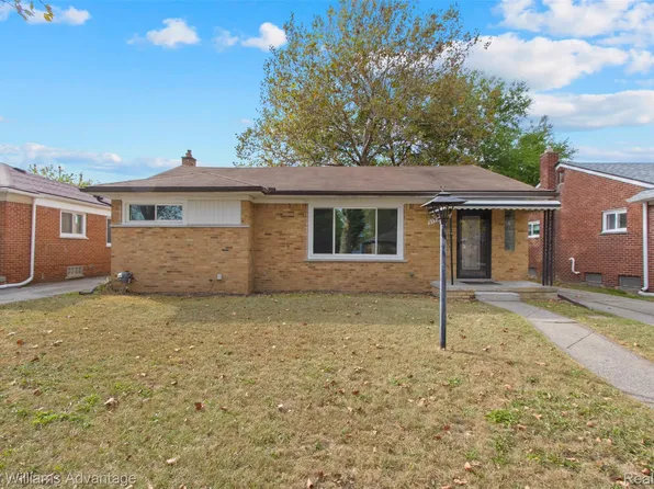 21701 Parklawn St, Oak Park, MI 48237