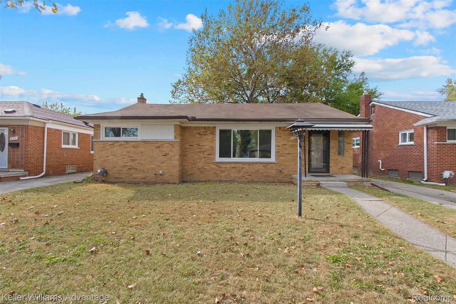 21701 Parklawn St photo 1