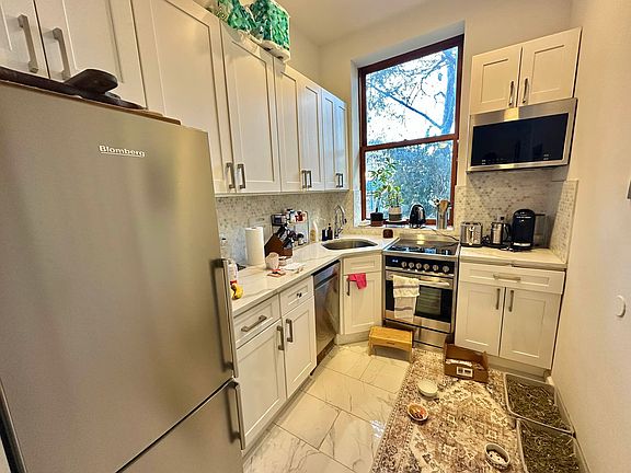 3rd image of 1 King St APT 2