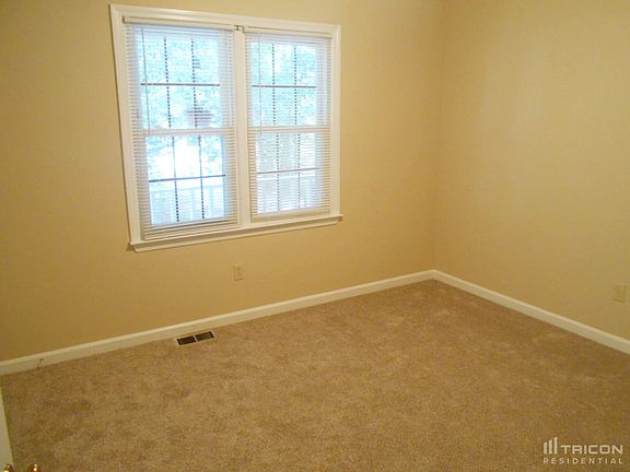 4th image of 619 Driftwood Dr