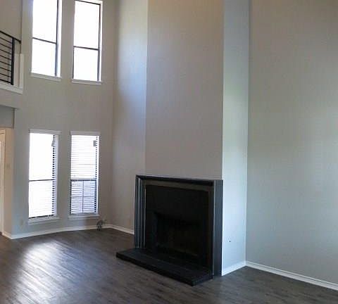 4th image of 5805 Hollytree Dr