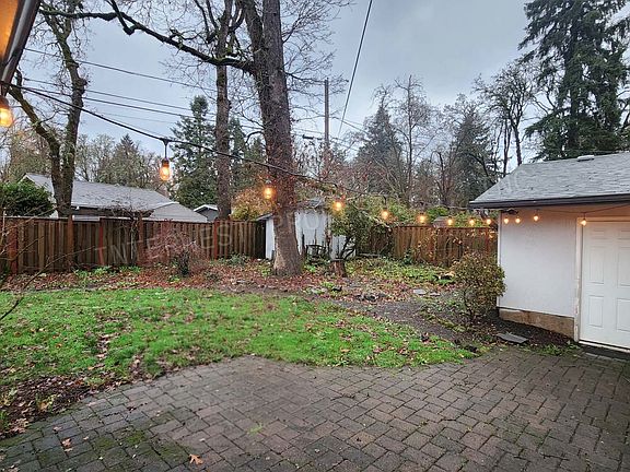3rd image of 5163 SE Oakland Ave