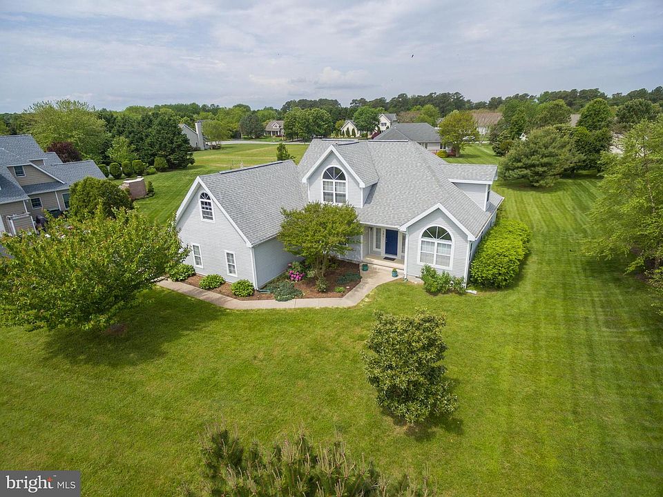 1st image of 151 Glade Cir W