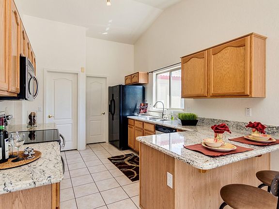 2nd image of 524 N Calle Largo