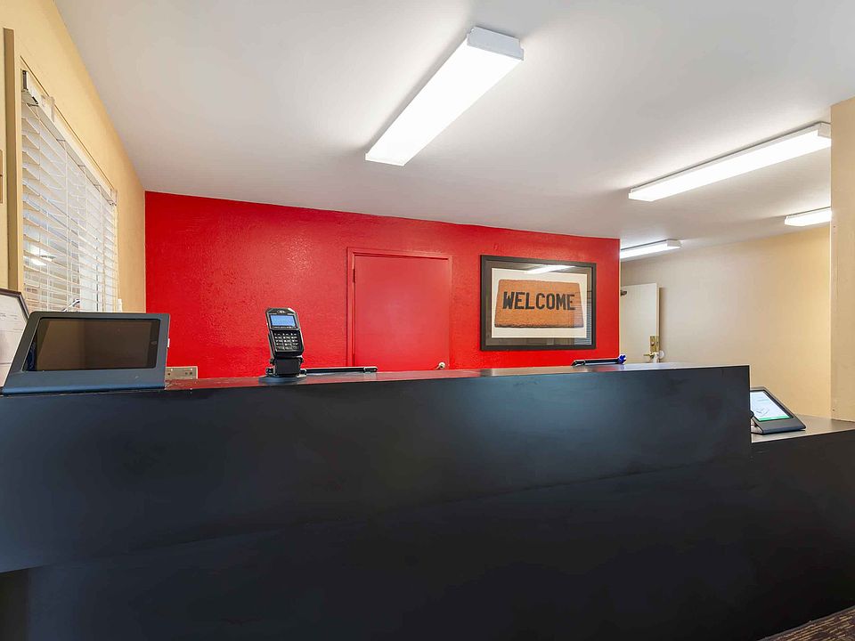 Lobby and Guest Check-in