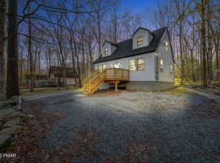 261 Upper Independence Dr, Lackawaxen, PA 18435