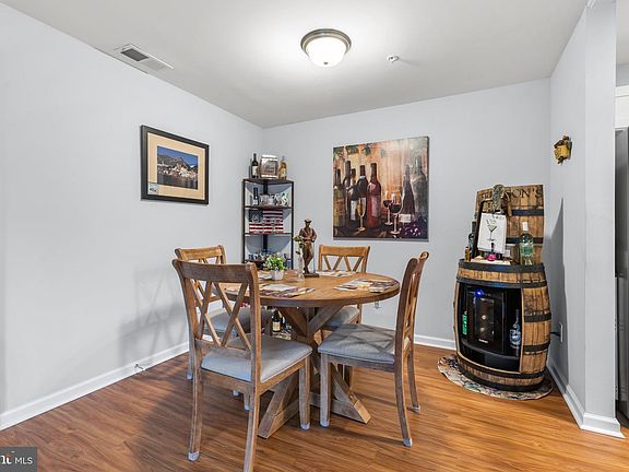 5th image of 2810 Auburn Ct