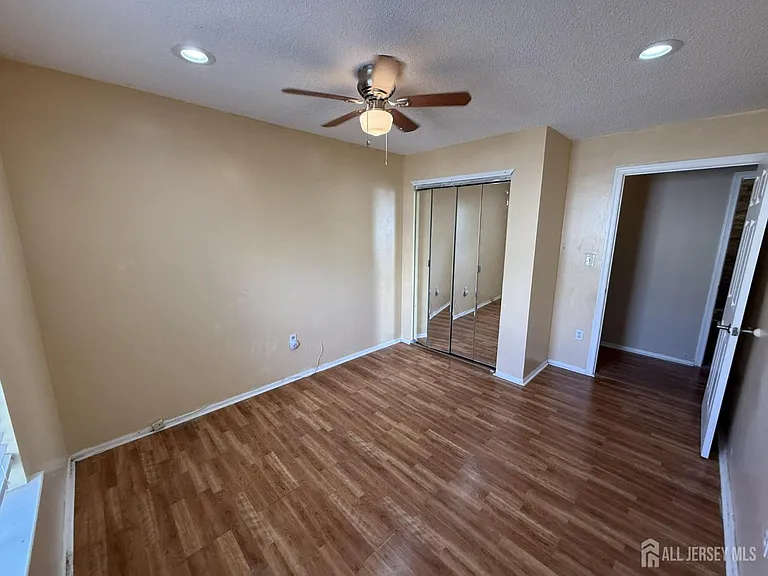 61 Brighton Way — Photo 8