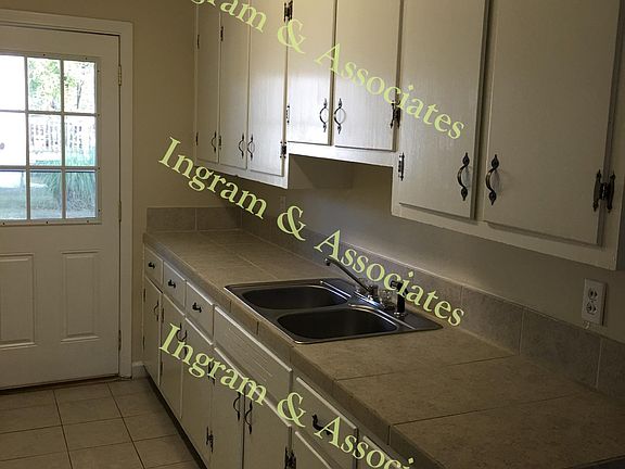 2nd image of 3400 Woodlawn St