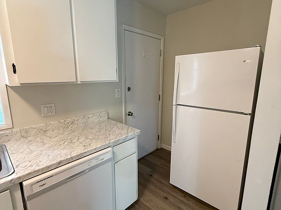 4th image of 9 Eglin St #A