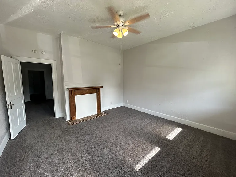 1006 N Elliott St — Photo 2