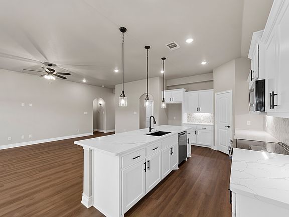 4th image of 210 Brent Ln