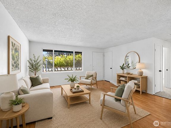 3rd image of 1112 Ridgeway Drive