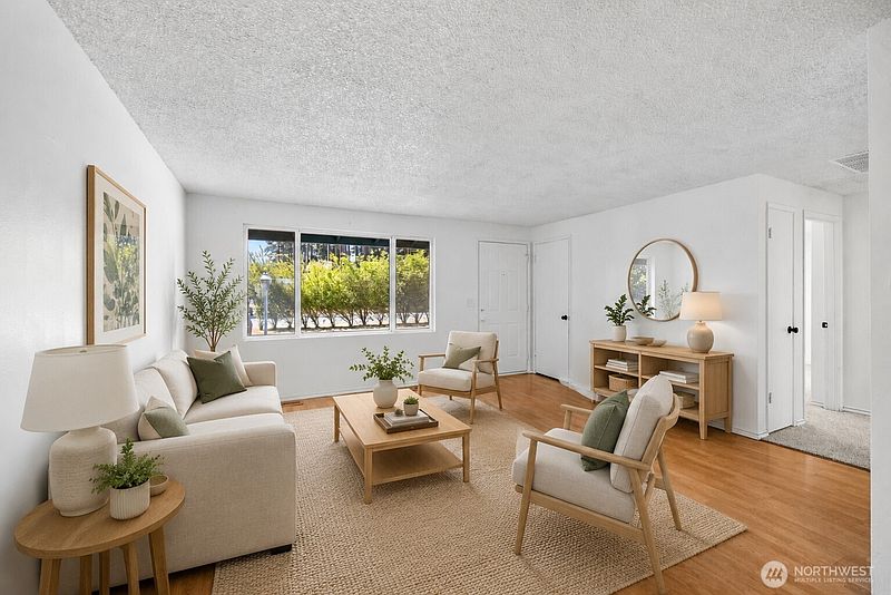 3rd image of 1112 Ridgeway Drive