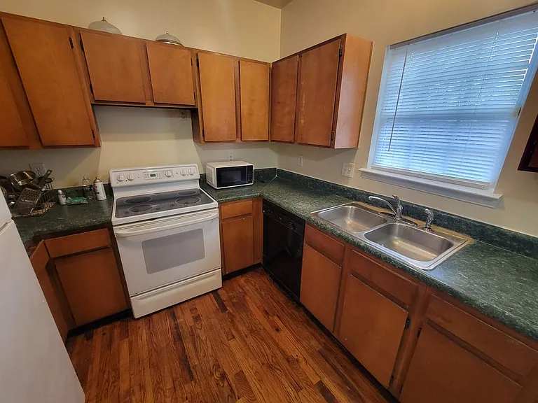 2069 Detroit Ave NW — Photo 10