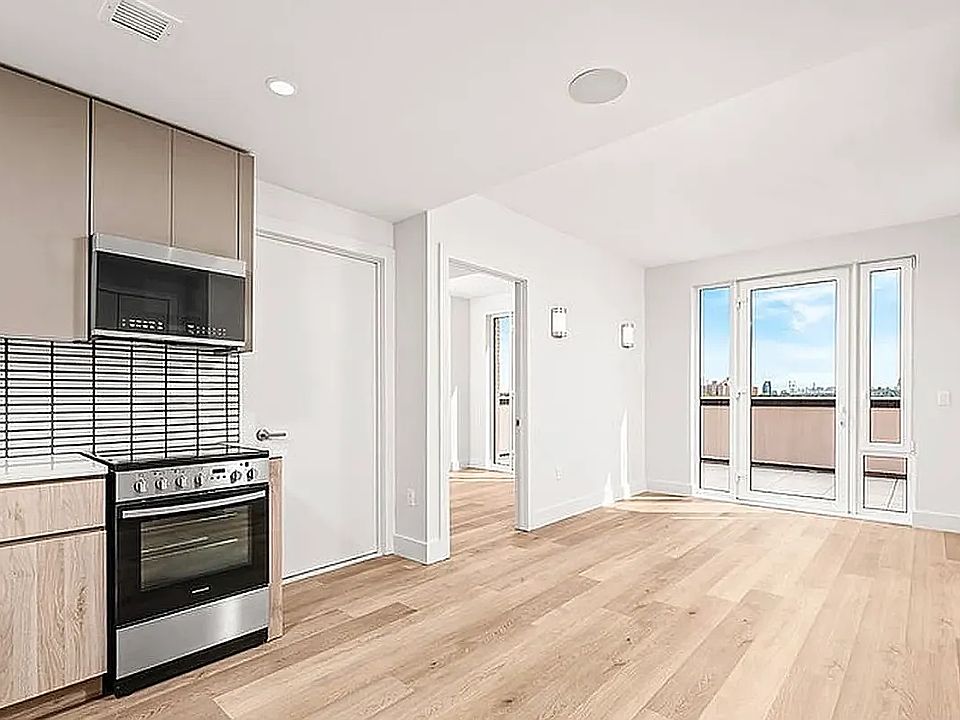 1st image of 112 Palmetto St #6