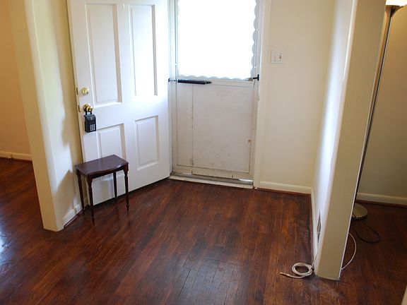 4th image of 217 Forest Ave