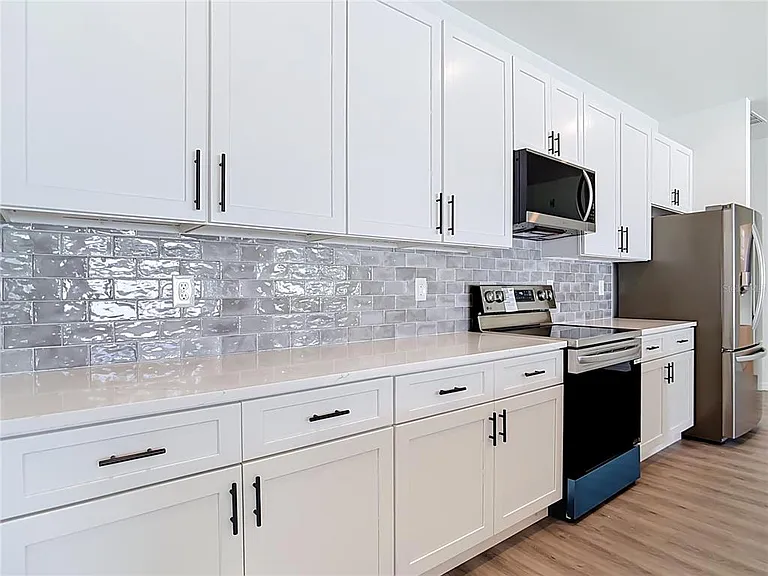 1081 McCrory St — Photo 14
