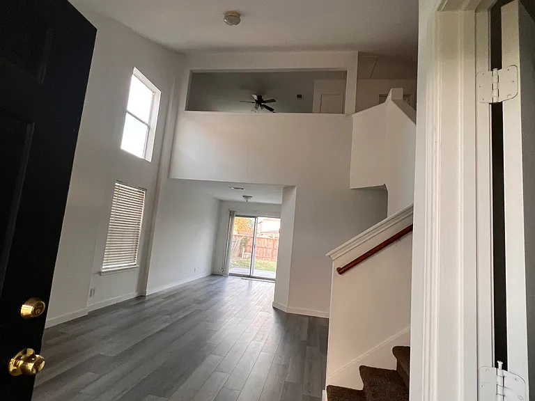 4910 Crestwood Hill Dr — Photo 14