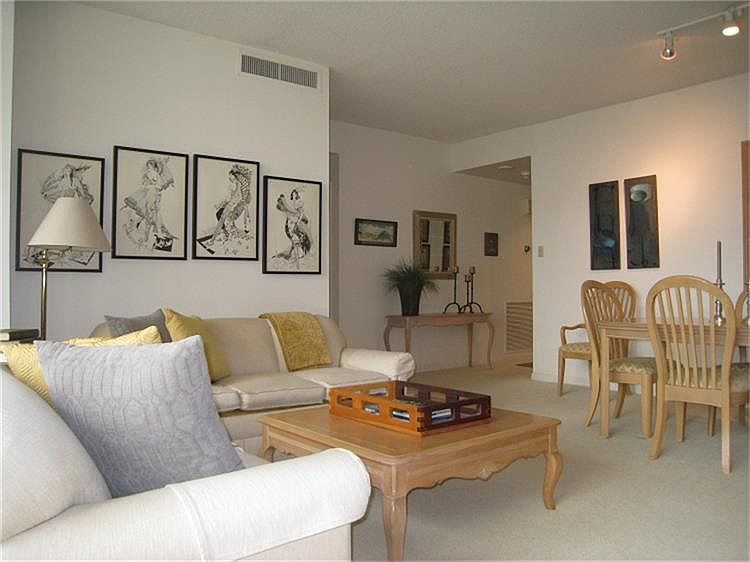 1st image of 15 Greenway Plz Unit 13C