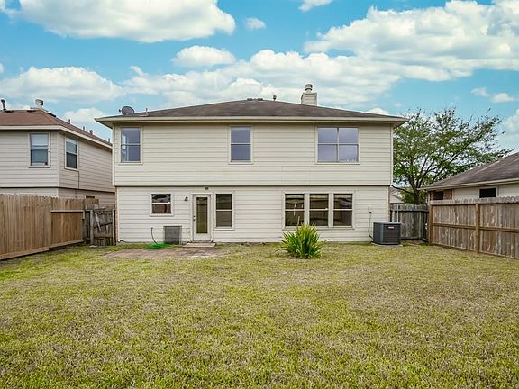 3rd image of 7906 Swan Ln